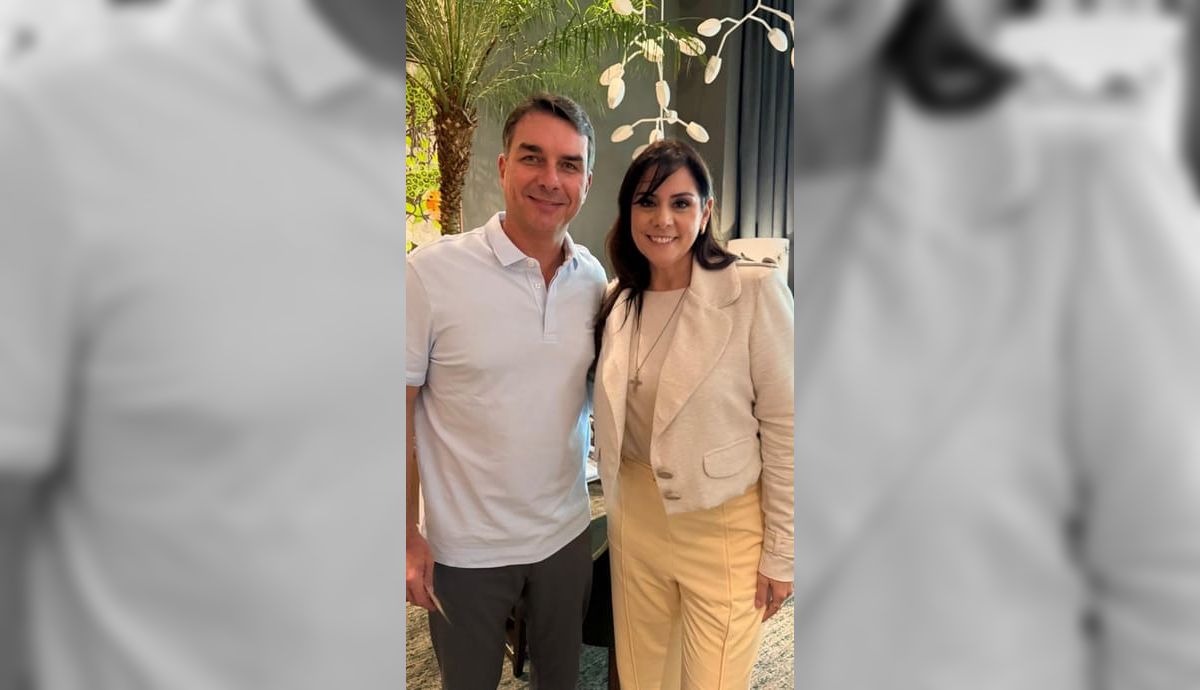 Flávio Bolsonaro se reúne com deputada do PP cogitada como opção de vice