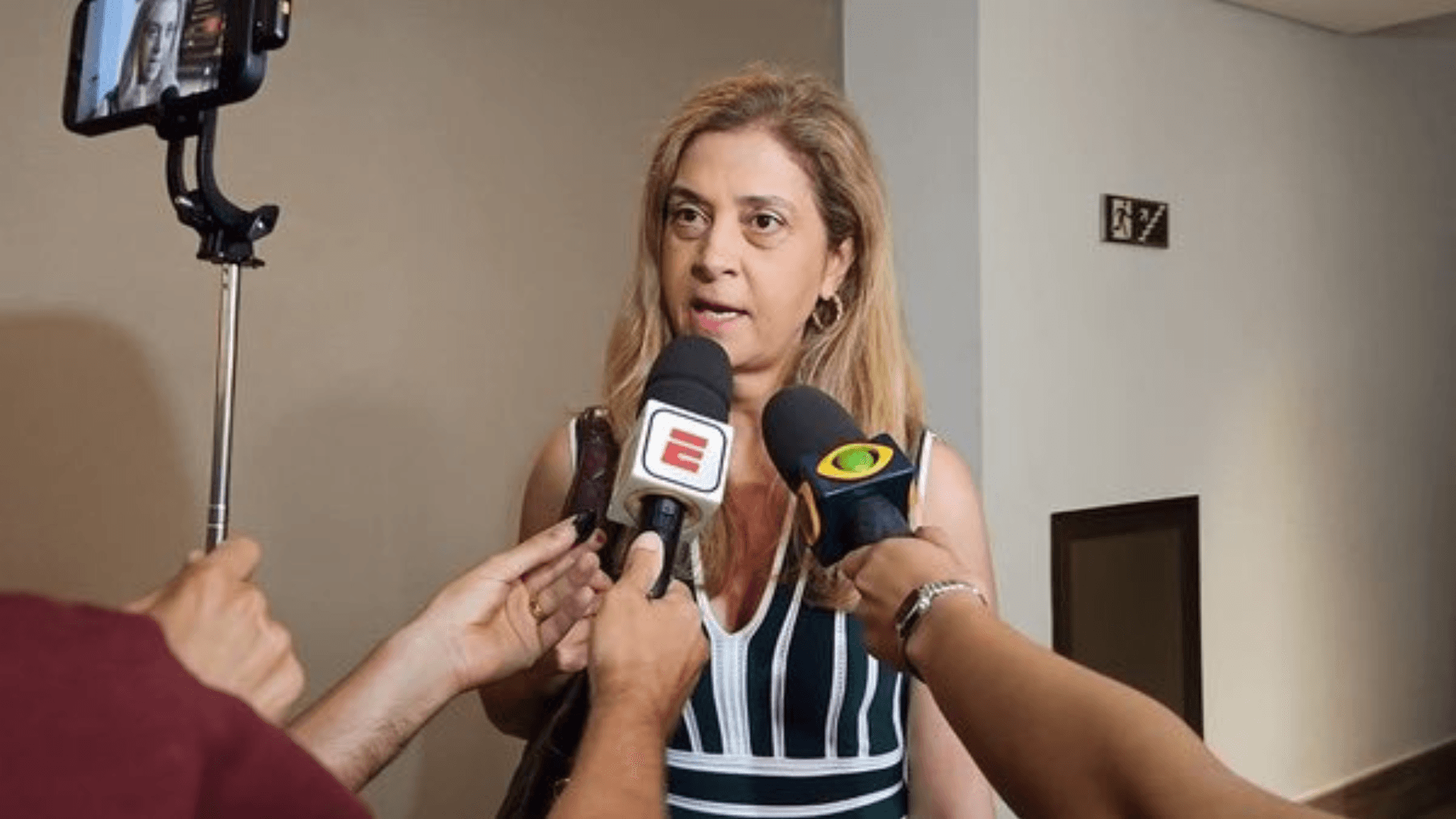 Leila defende Paulinho após provocação e minimiza polêmica