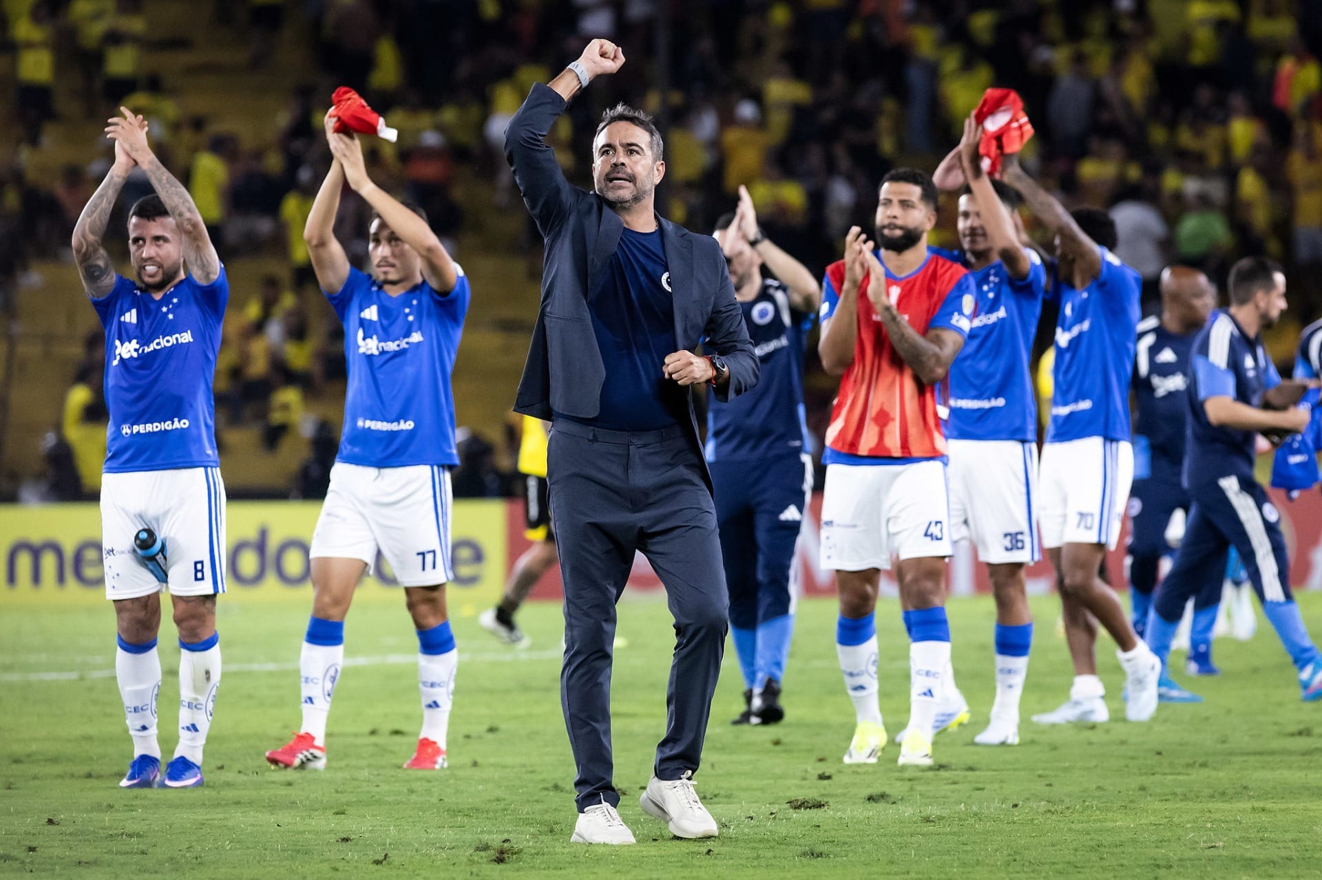 Artur Jorge elogia vitória do Cruzeiro após goleada: "Merecemos ganhar"