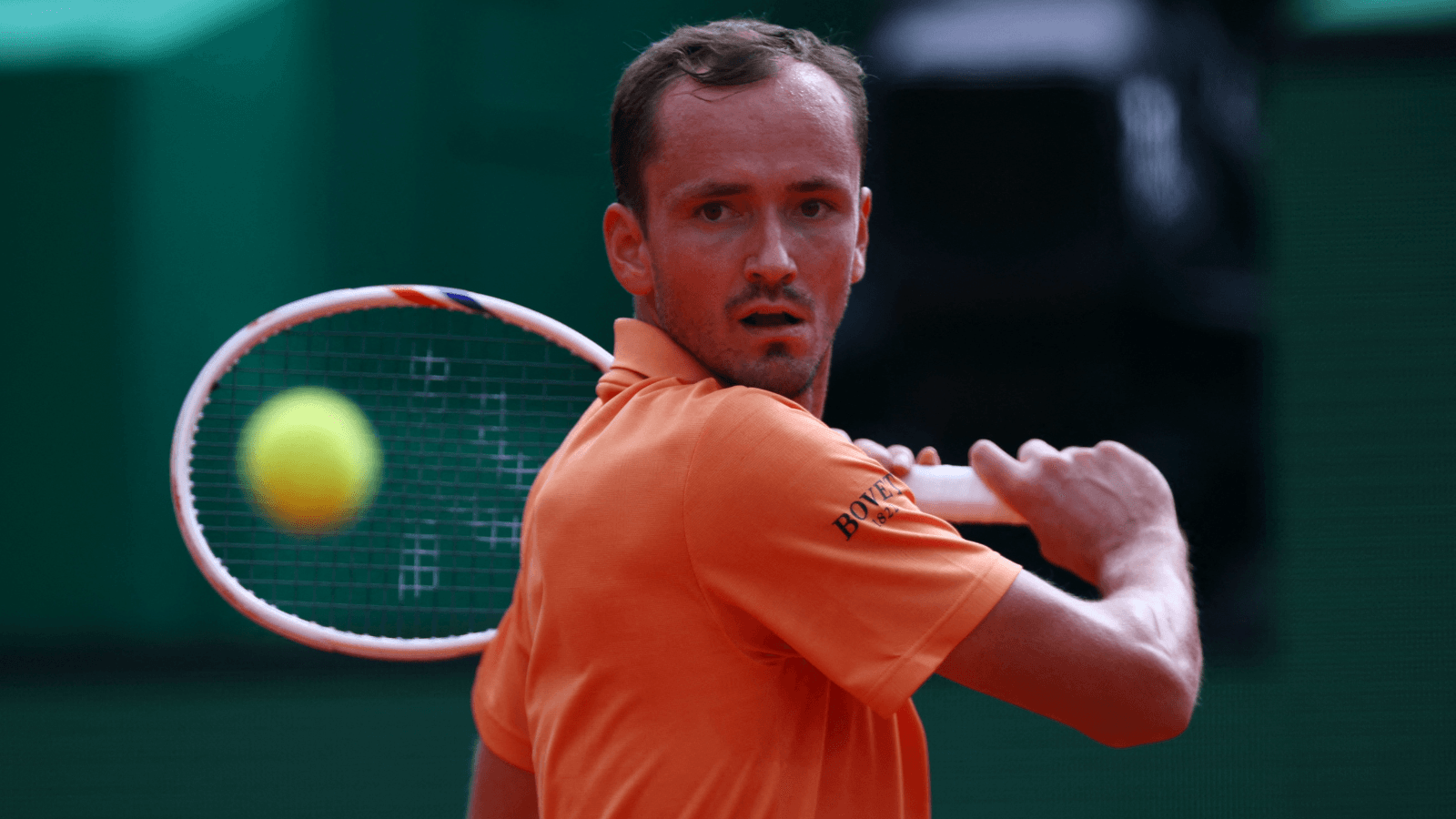 Medvedev tem ataque de fúria e quebra raquete no Masters de Monte Carlo