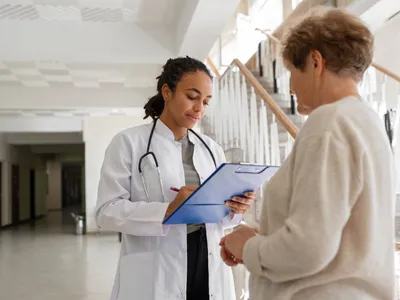 Medicina ainda garante emprego? O que mudou no mercado