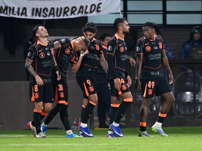 Com Garro decisivo, Corinthians vence o Platense em estreia na Libertadores
