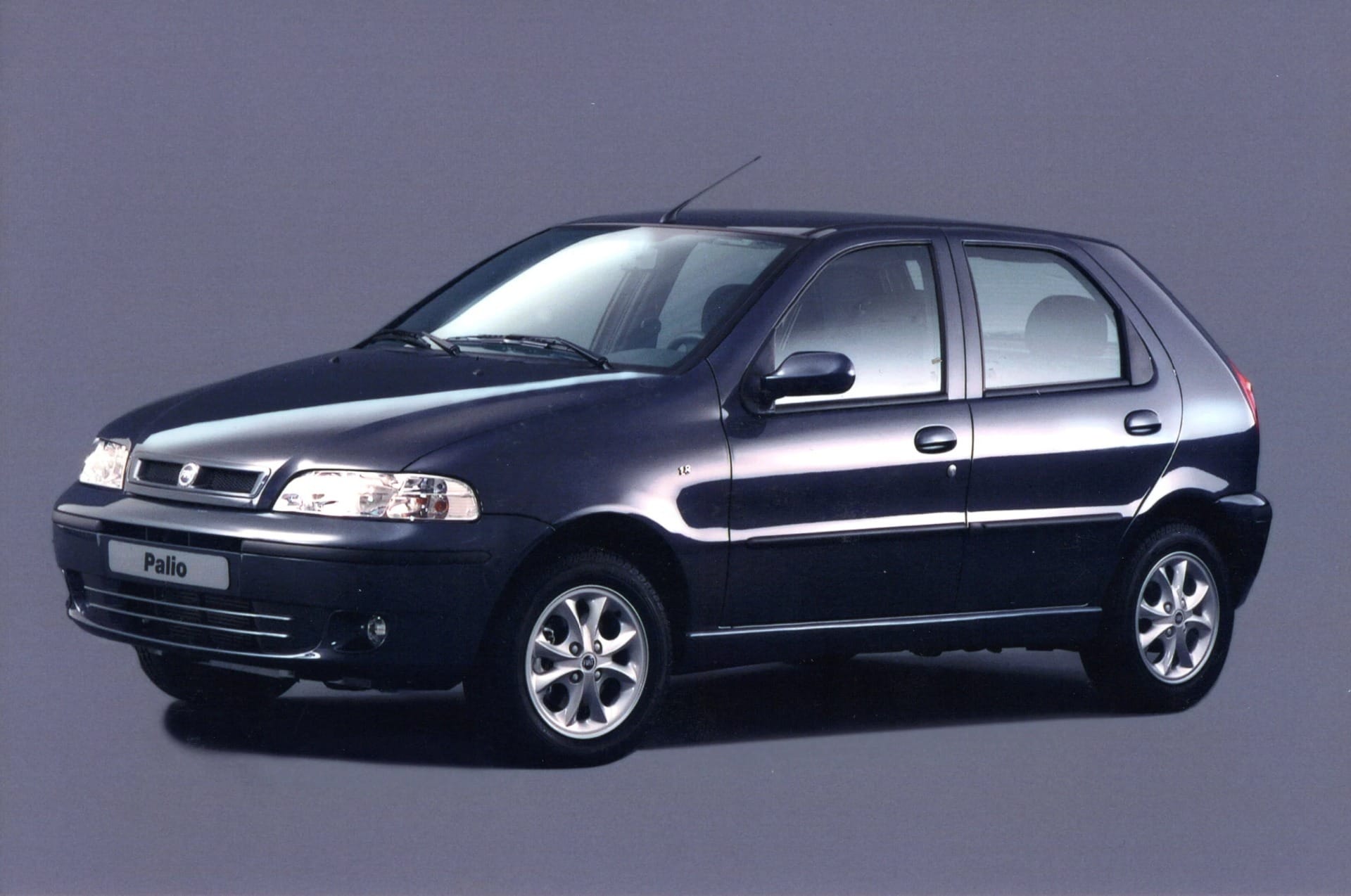 Fiat Palio celebra 30 anos como o "pau para toda obra" do brasileiro