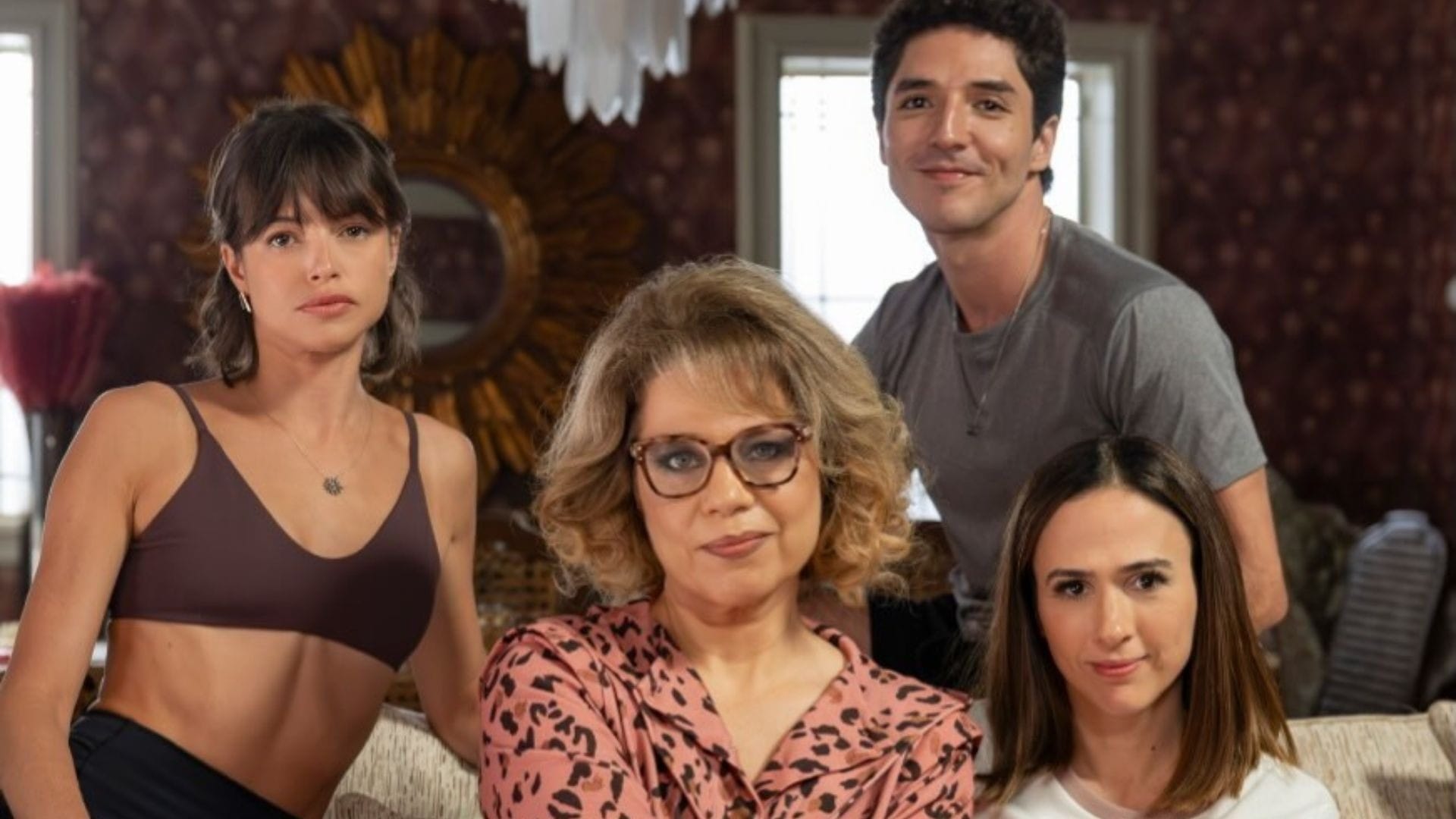 N&uacute;cleo da vil&atilde; Pilar, interpretada por Isabel Teixeira