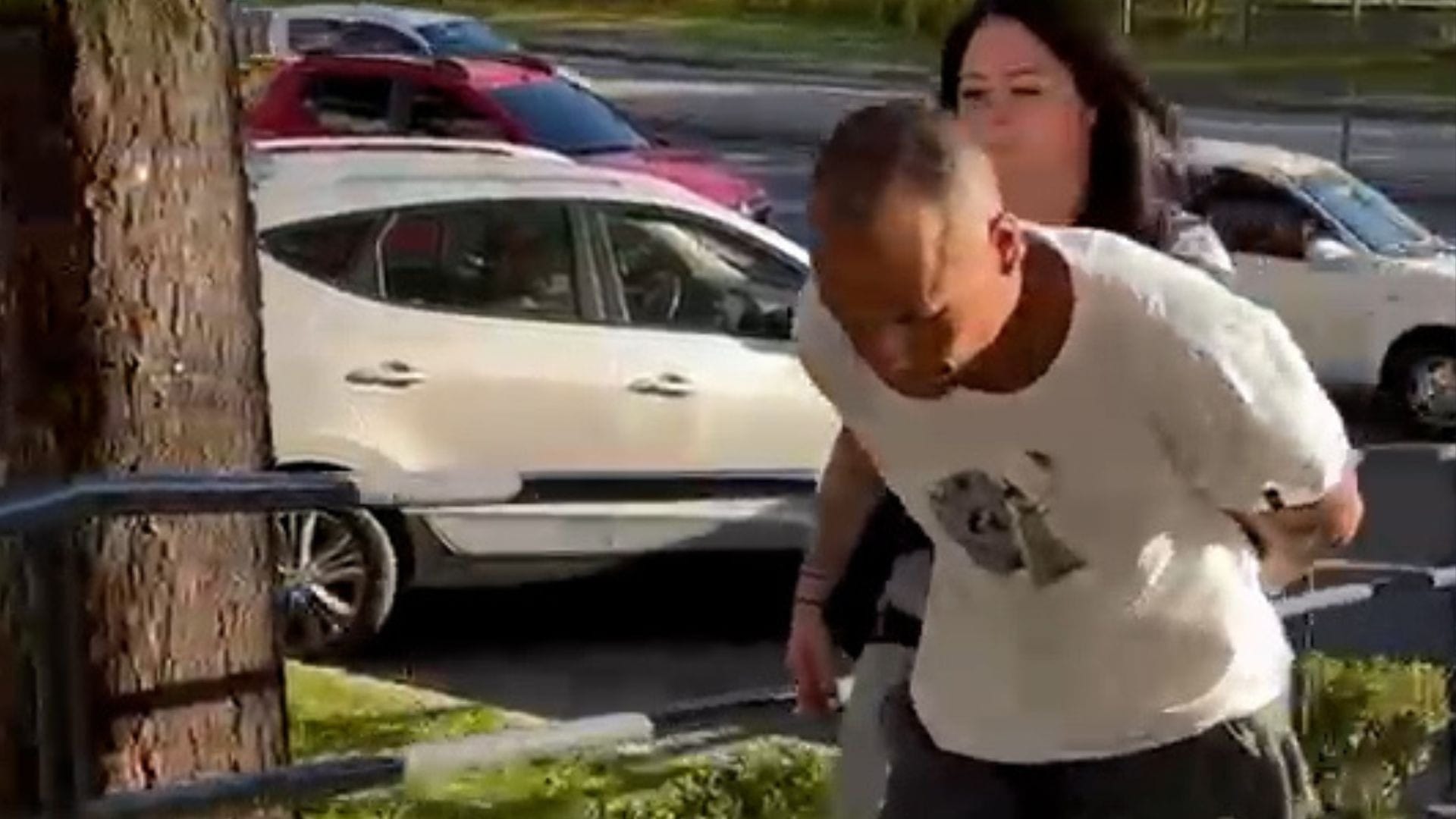 Suspeito invade casa, tenta abusar de jovem e é preso em Curitiba