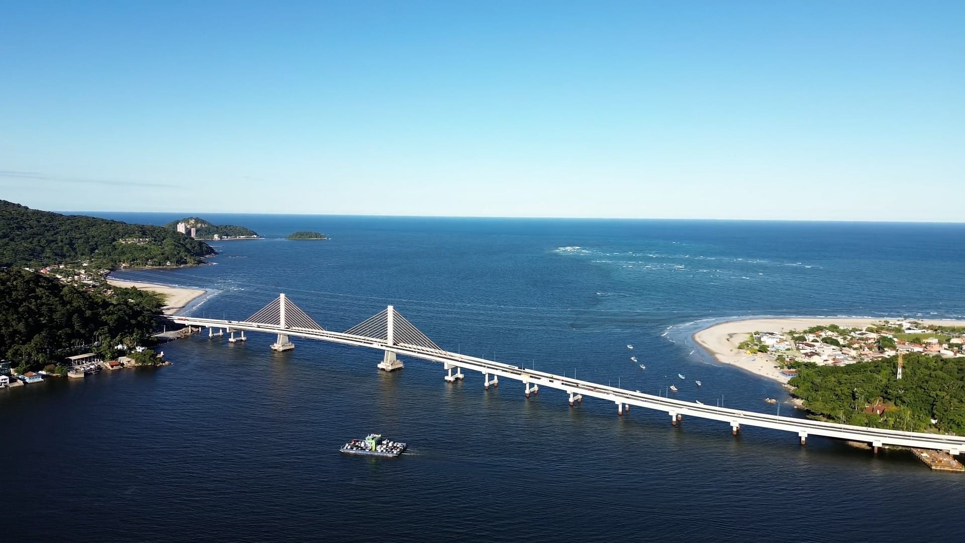 Ponte de Guaratuba está 100% pavimentada e começa a ganhar iluminação final