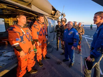 Trump parabeniza tripulação da Artemis 2 e reafirma meta de missão a Marte