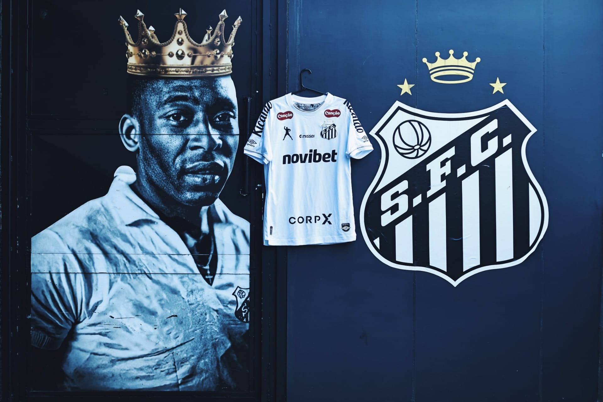 Santos terá marca de Pelé no uniforme contra o Atlético-MG; veja fotos