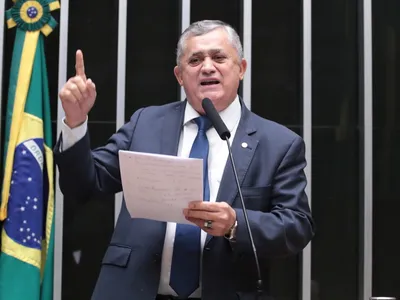 Deputado José Guimarães substitui Gleisi na articulação política do governo