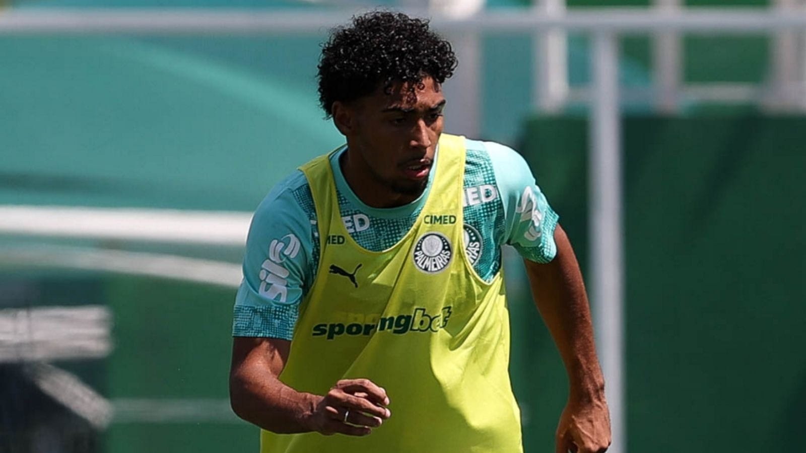 Palmeiras denuncia agressão de funcionário do Corinthians contra Luighi