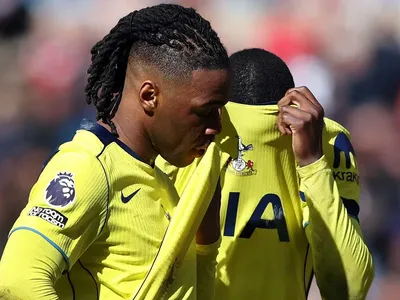 Tottenham perde para o Sunderland, segue no Z-3 e amplia crise na Premier