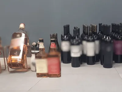 Operação apreende bebidas falsificadas e caça-níqueis ilegais em Paulínia