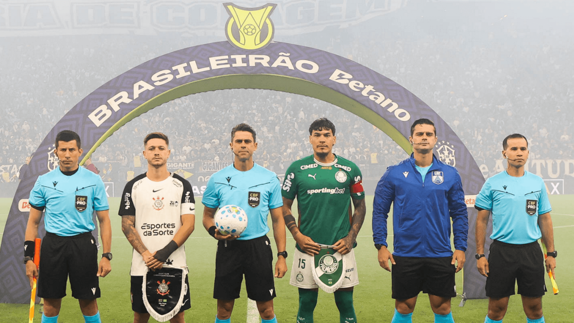 Súmula de Corinthians x Palmeiras relata confusões, pipa e porco de pelúcia