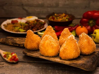 Coxinha é eleita 7ª melhor comida da América do Sul; saiba a primeira