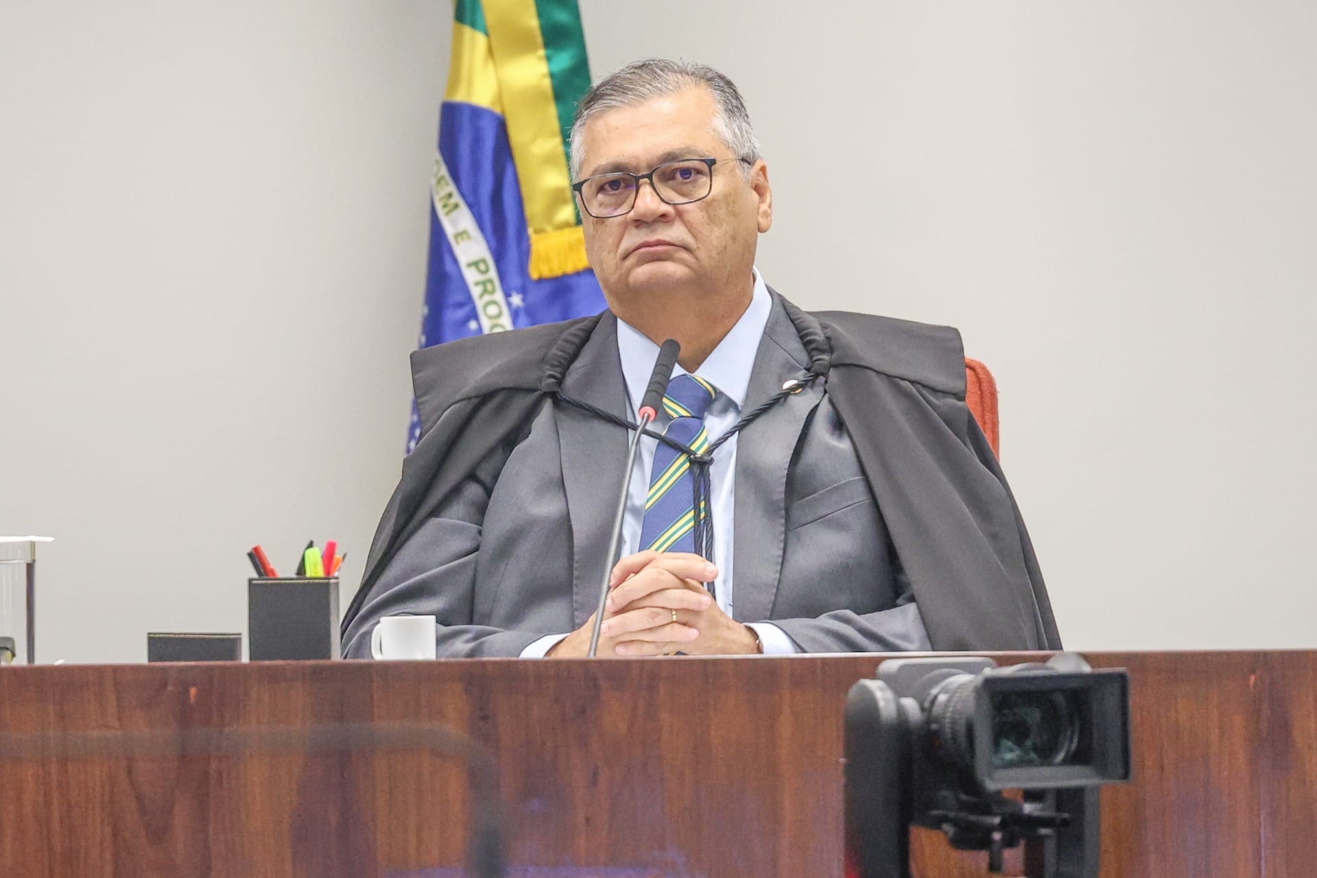 Crise no STF: Dino diz que Corte "é maior do que qualquer um que a integra"
