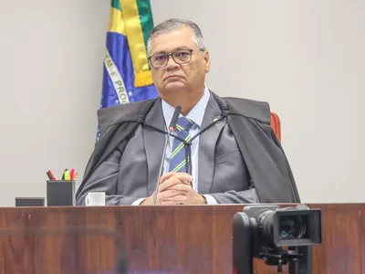 Flávio Dino prorroga afastamento de vice-prefeito de Macapá