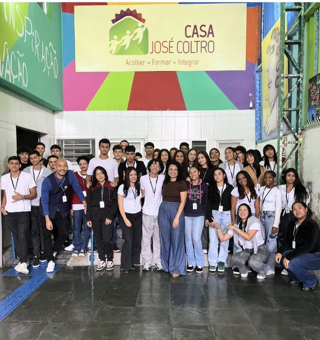 Alunos reunidos na ONG José Coltro, no Capão Redondo, Zona Sul de SP