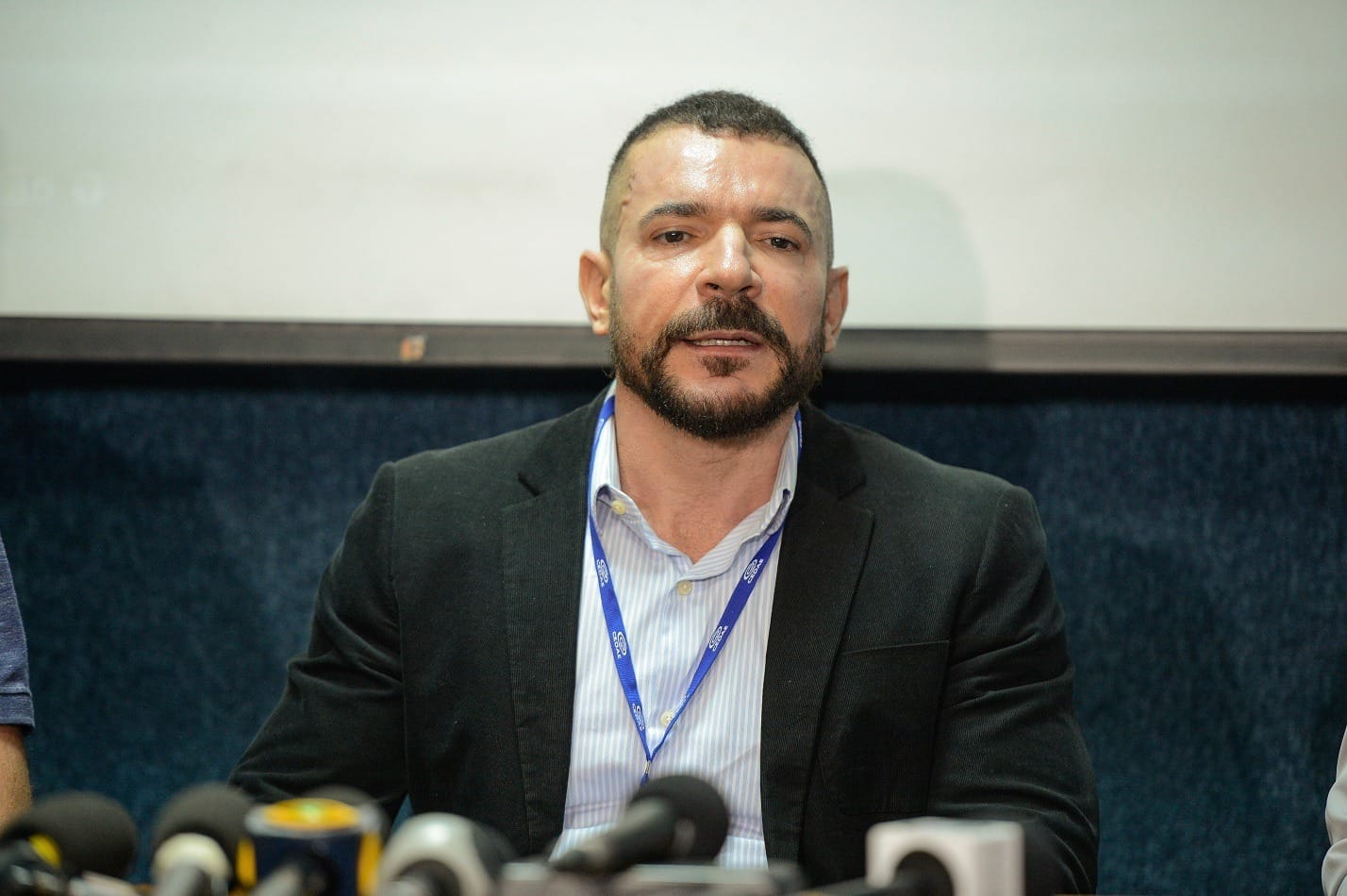 Governador interino do RJ vai exonerar presidente da Cedae
