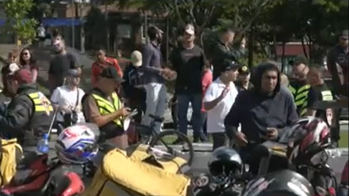 Motoristas e entregadores protestam contra novo projeto de lei em SP