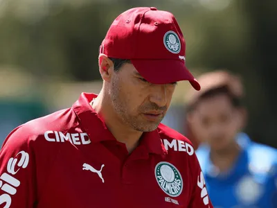 Abel Ferreira tem pena reduzida pelo STJD, mas segue suspenso