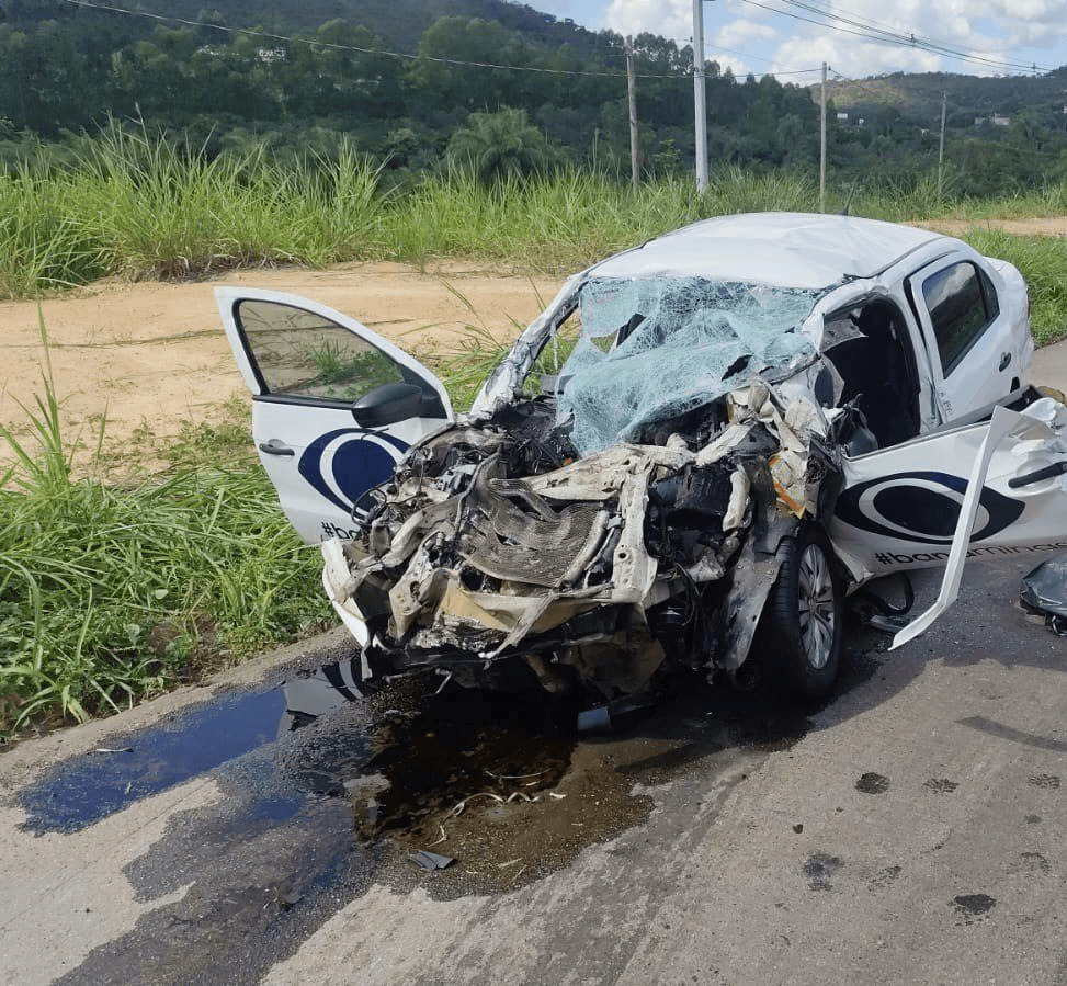 Acidente entre caminhão e equipe da Band Minas deixa um morto em Sabará