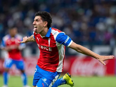 Cruzeiro leva gol nos acréscimos e perde da Católica, pela Libertadores
