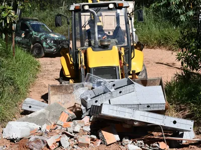 Rede elétrica clandestina é removida da Serra do Japi pela Guarda Municipal