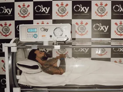 Neto detona Memphis e questiona discurso após lesão no Corinthians