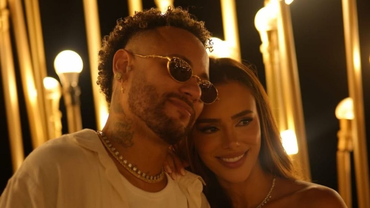 Neymar se declara para Bruna Biancardi em aniversário: 'Especial'