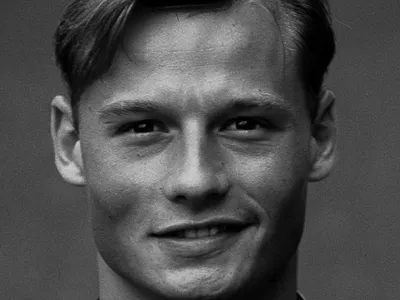 Ex-goleiro de Arsenal, Juventus e Liverpool morre aos 48 anos