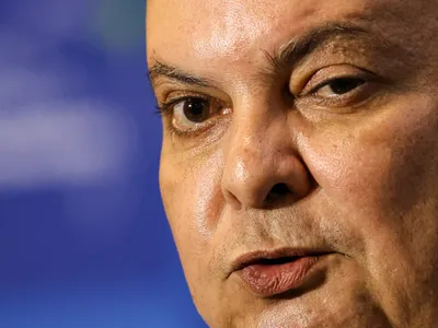 Caso BRB: Ibaneis justifica ciência de operação após revelação de mensagens