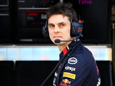 Após onda de saídas, Red Bull anuncia mudanças e promove engenheiro na F1