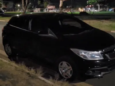 Homem é preso por roubo de carro, direção perigosa e disparos de arma