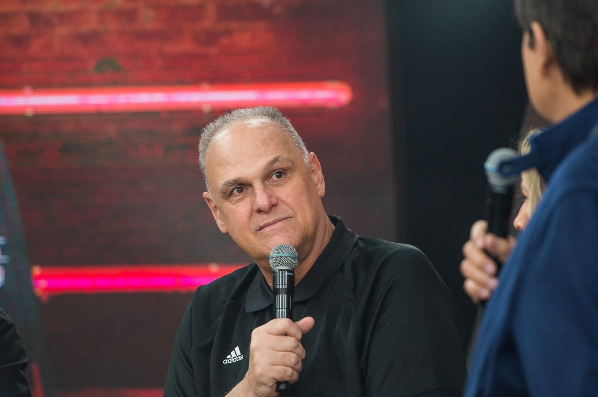 Oscar Schmidt descobriu tumor no cérebro após desmaio repentino nos EUA