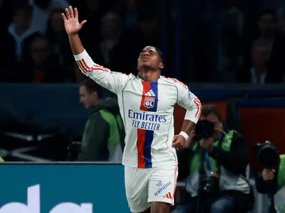 Com show de Endrick, Lyon bate o PSG fora de casa; veja gols