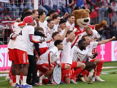 Bayern vira em 6 minutos e conquista o 35º título alemão