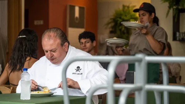 JACQUIN INTERROMPE SERVIÇO AO ENCONTRAR CARNE ESTRAGADA