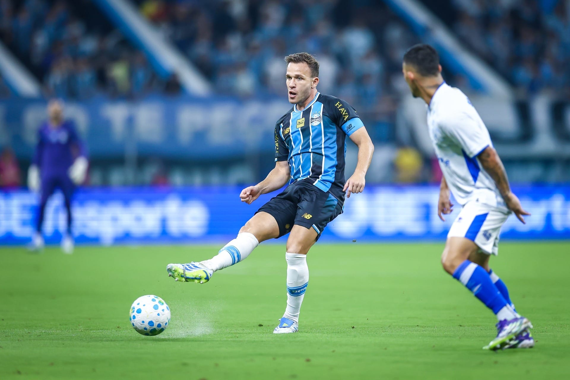 Grêmio anuncia saída de Arthur após impasse por renovação