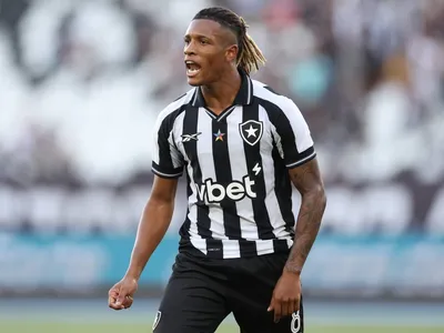 John Textor abre o jogo e diz qual time brasileiro deve ter Danilo; veja