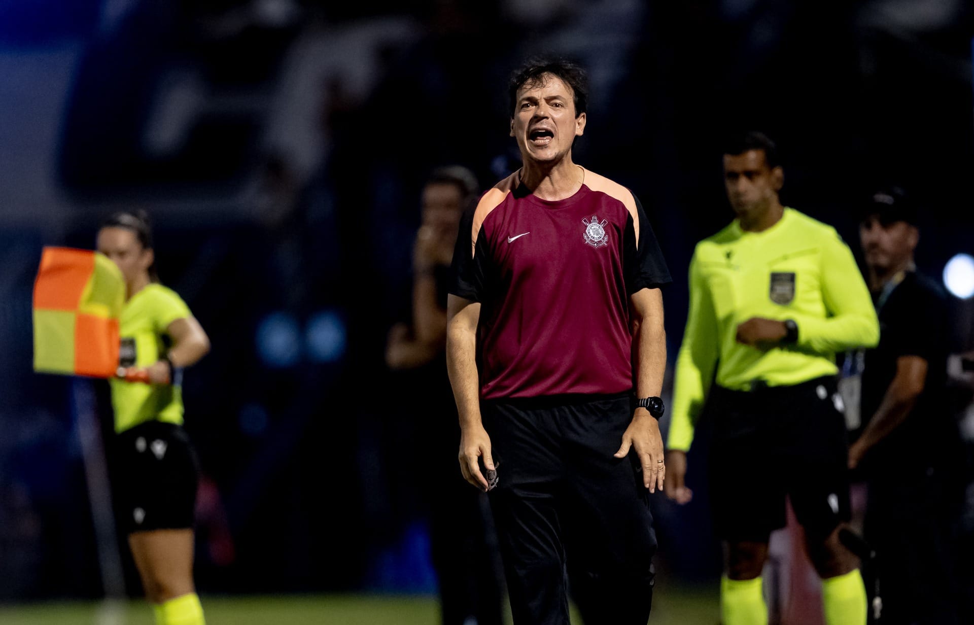 Diniz celebra empenho dos reservas do Corinthians: "Fizemos um treino"