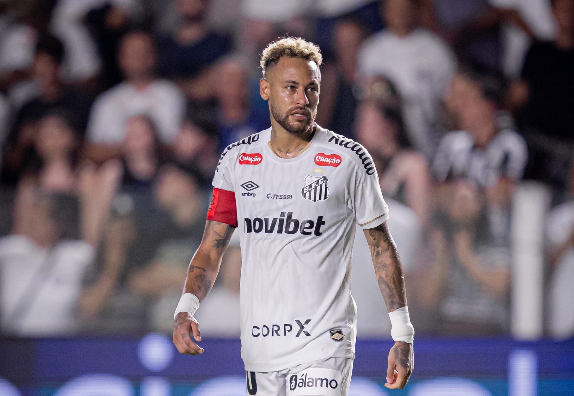 Cuca confirma Neymar fora contra o Bahia "para ter condição na Argentina"