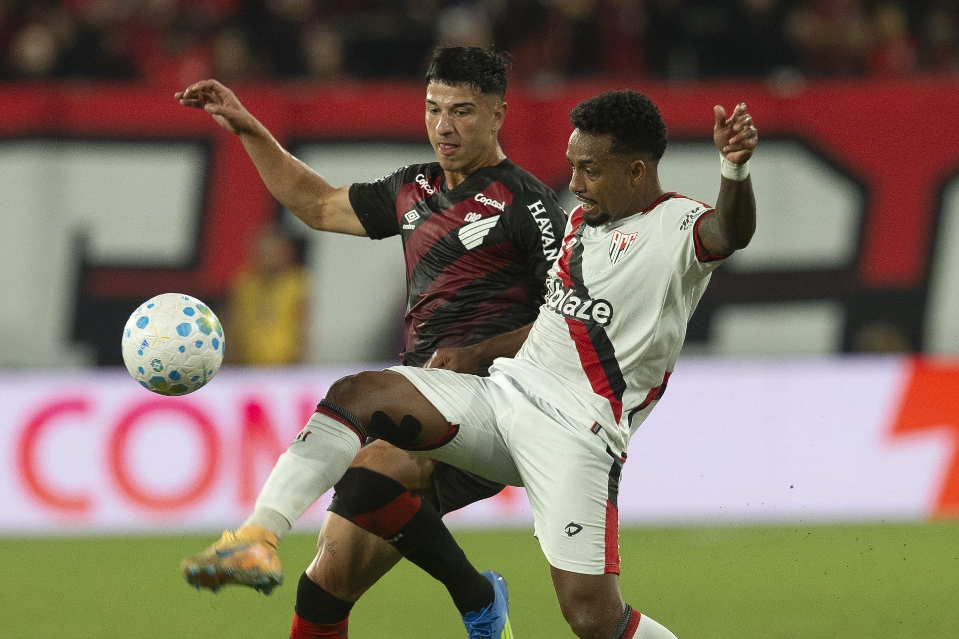 Copa do Brasil: Athletico-PR e Atlético-GO empatam e decisão fica em aberto