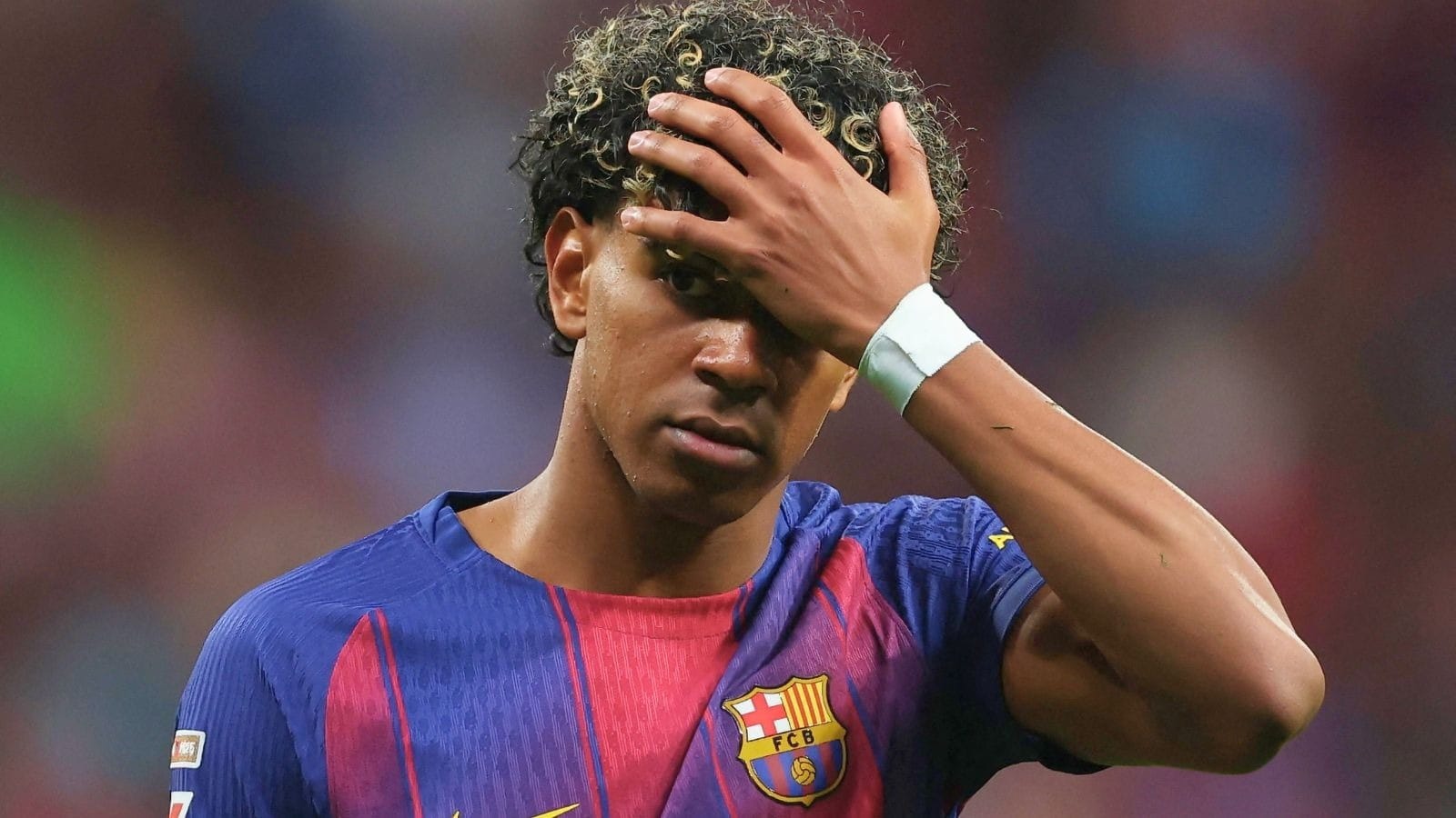 Barcelona confirma lesão de Yamal, que não joga mais na temporada