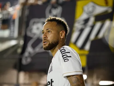 Sob pressão, Neymar faz último jogo na Vila antes de possível convocação