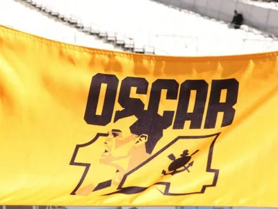 Corinthians homenageia Oscar Schmidt em jogo contra o Vasco