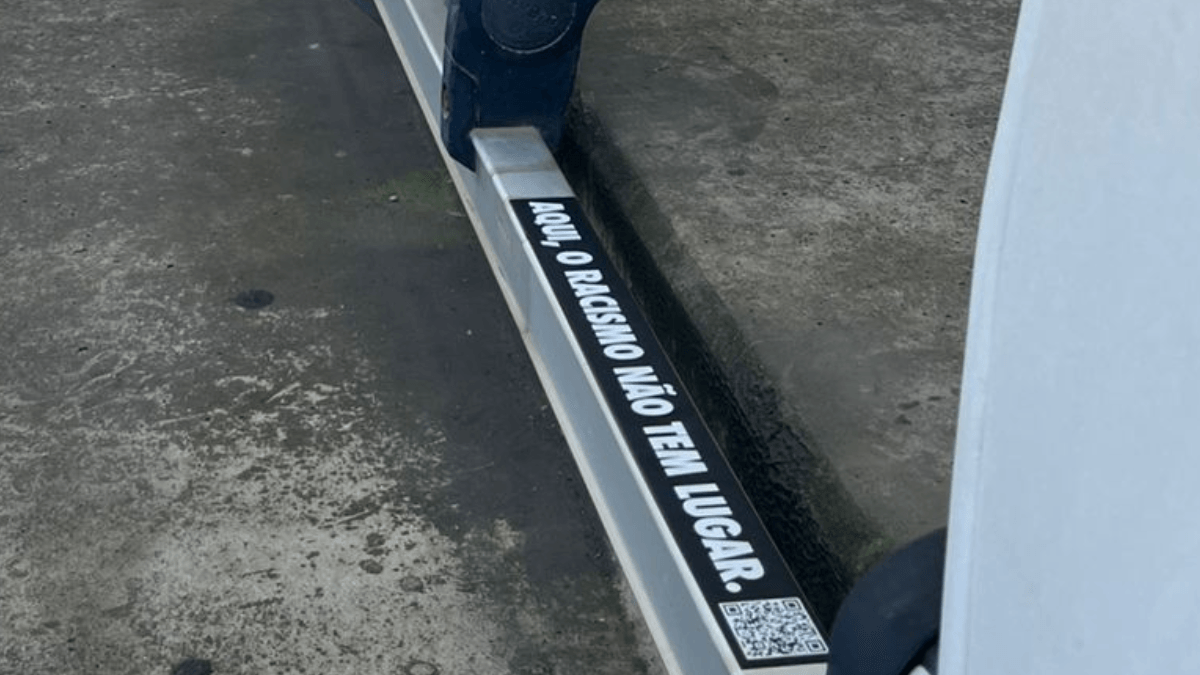 Corinthians tira cadeira da Arena em manifesto após injúria racial