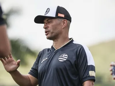 Ex-meia Alex deixa Athletic perto do G6 da Série B; veja resultados do dia