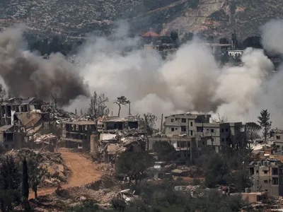 Israel atinge vila no leste do Líbano, mata 12 e convoca tropas para região