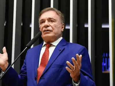 Álvaro Dias lidera disputa ao Senado no Paraná, diz Quaest