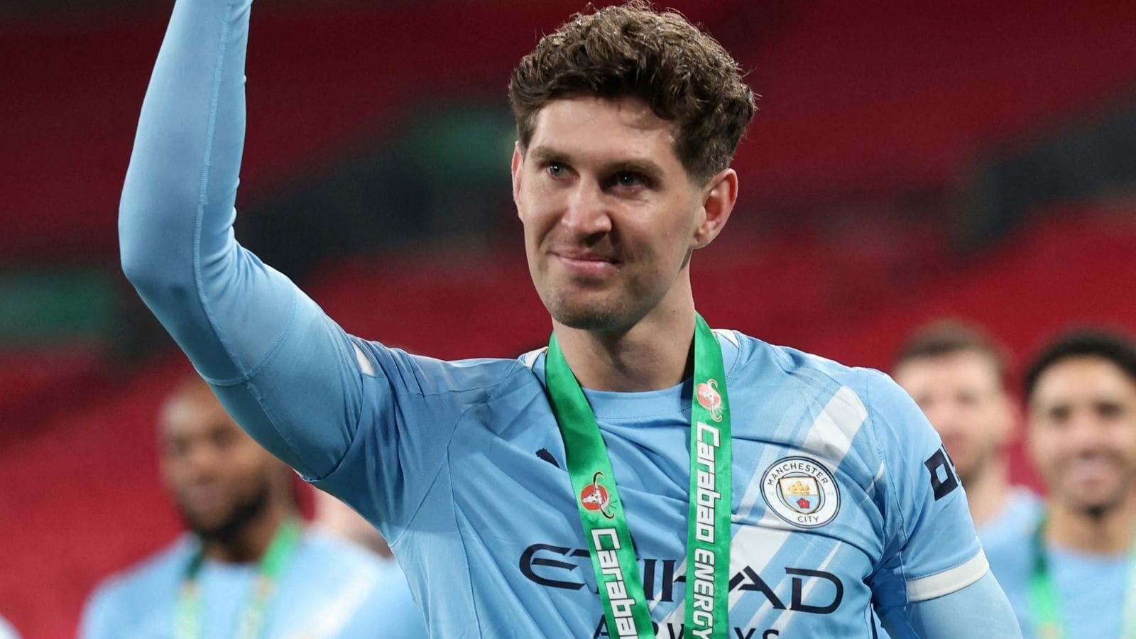 Manchester City anuncia a saída de zagueiro e abre caminho para brasileiro